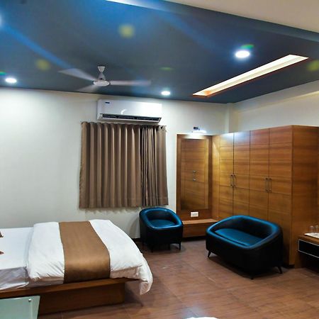 גנדהינאגר Hotel Ashooka Inn מראה חיצוני תמונה