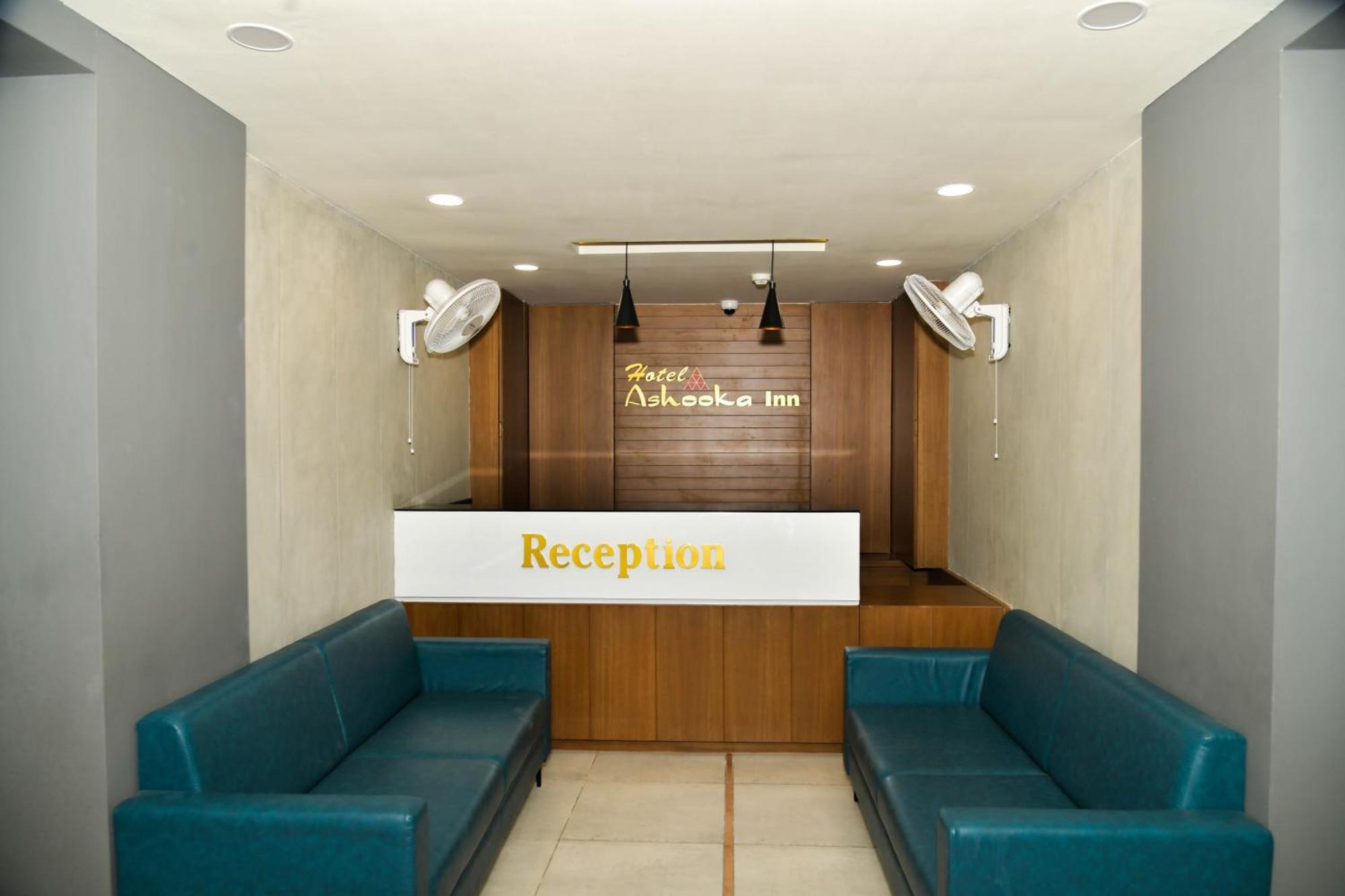 גנדהינאגר Hotel Ashooka Inn מראה חיצוני תמונה