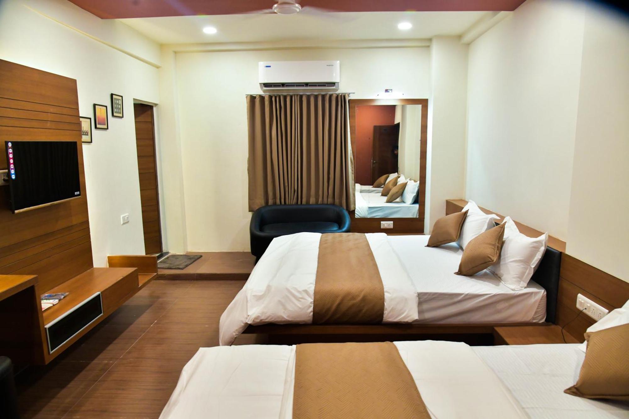 גנדהינאגר Hotel Ashooka Inn מראה חיצוני תמונה
