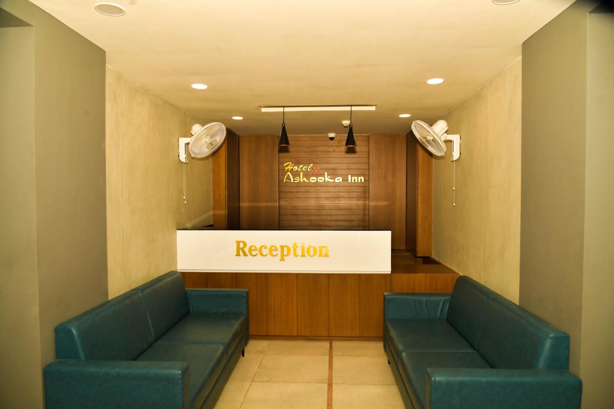 גנדהינאגר Hotel Ashooka Inn מראה חיצוני תמונה