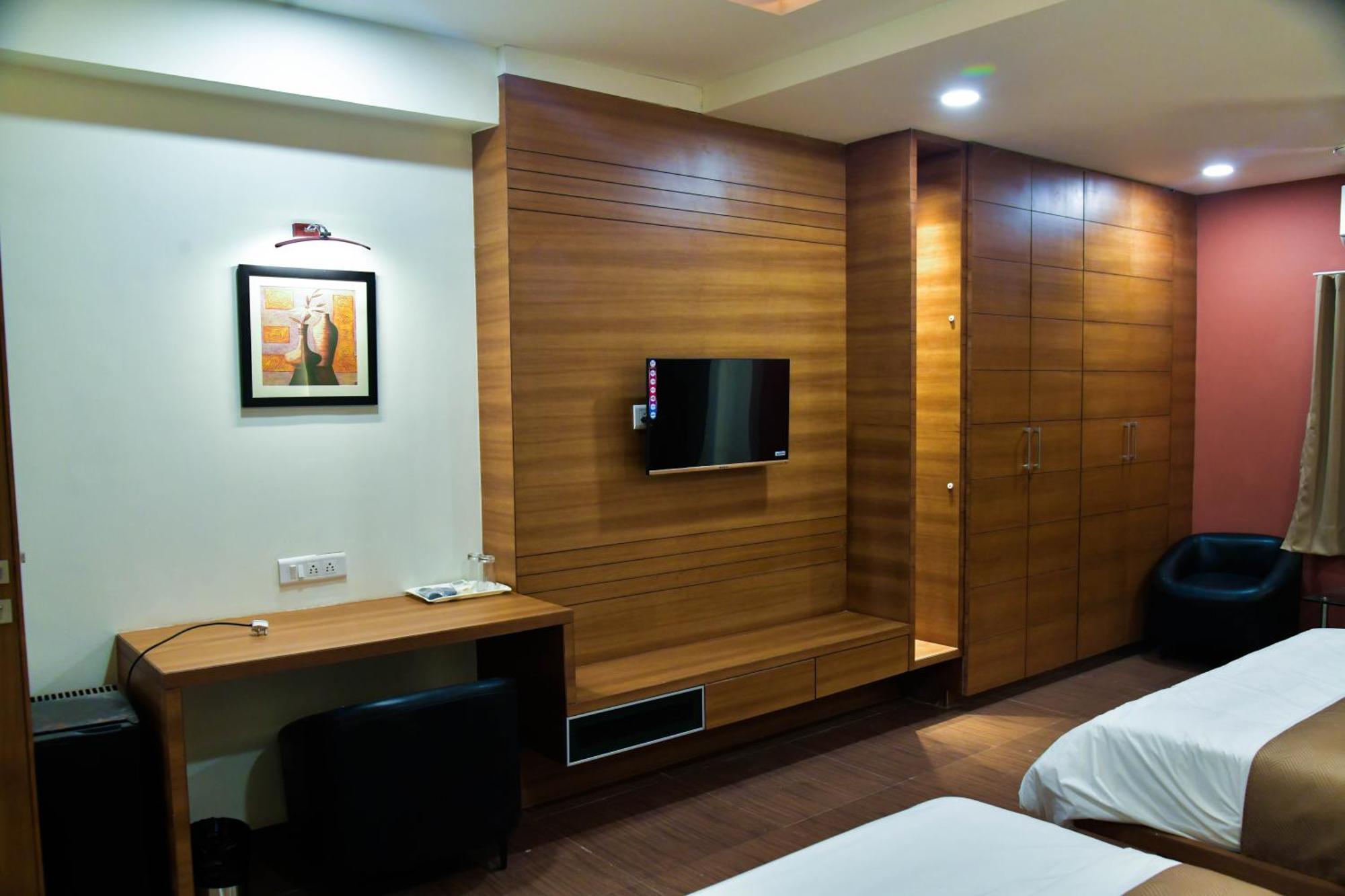 גנדהינאגר Hotel Ashooka Inn מראה חיצוני תמונה