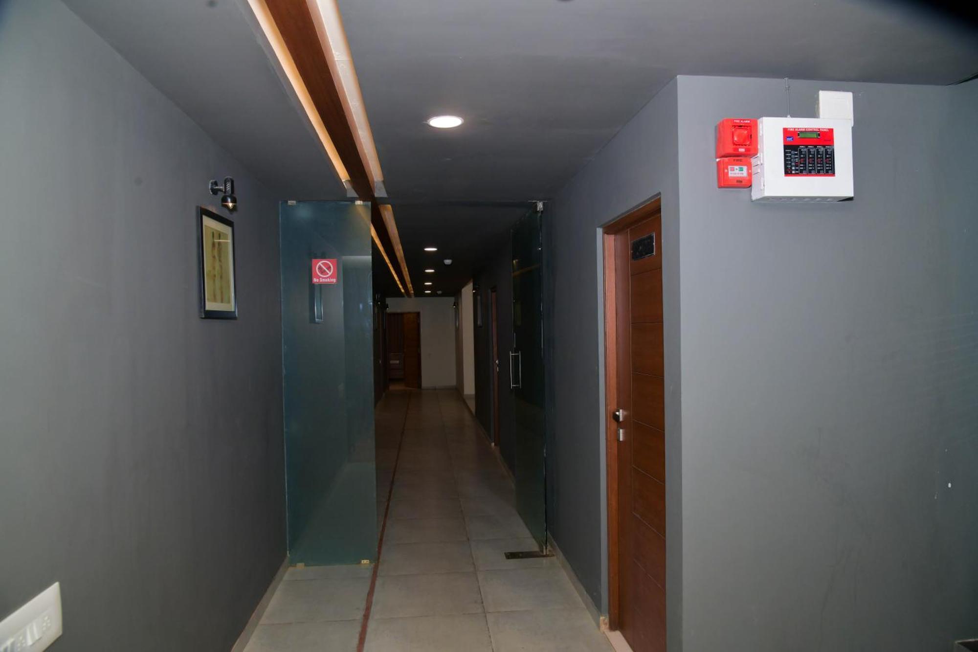 גנדהינאגר Hotel Ashooka Inn מראה חיצוני תמונה