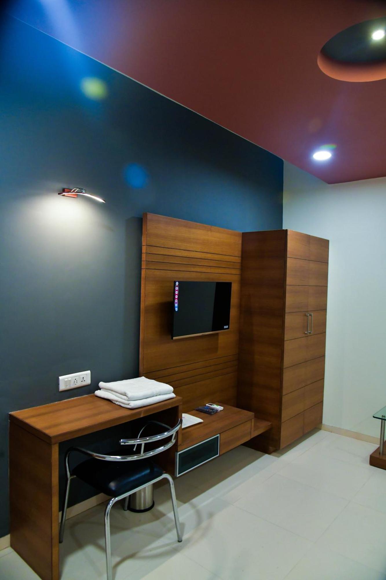 גנדהינאגר Hotel Ashooka Inn מראה חיצוני תמונה